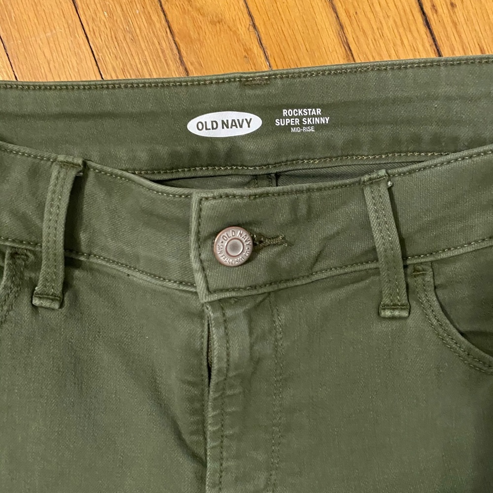 Old Navy Rock Star Super Skinny Army Green Jean